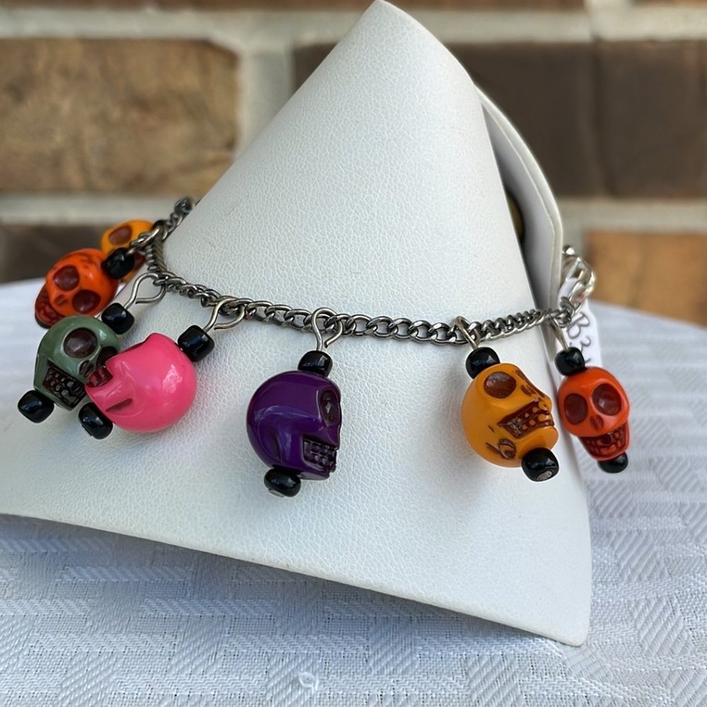Handmade Skull Charm Bracelet - Picture 3 of 4